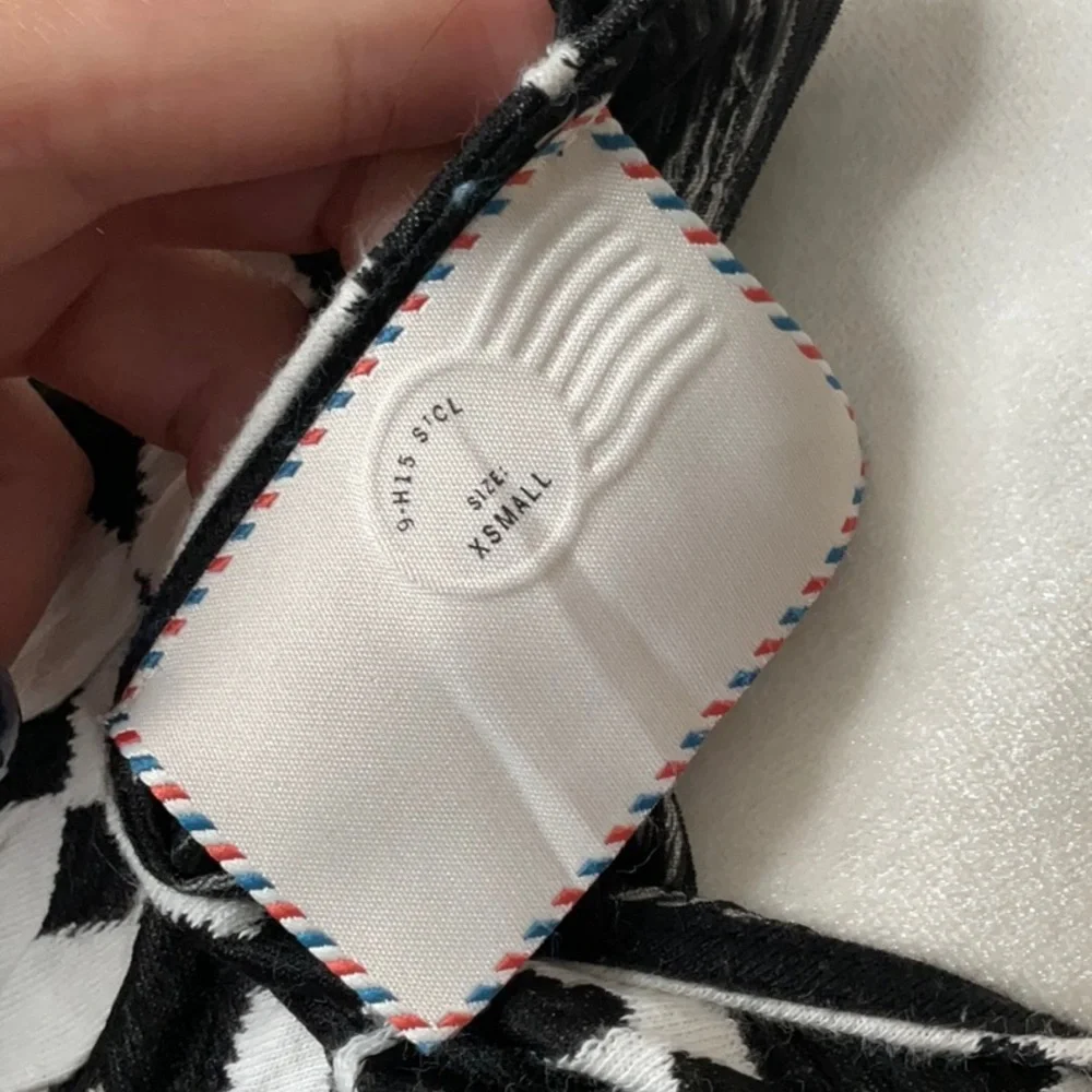 Anthropologie Black and White Patterned Short Sleeve Top - Picture 8 of 8